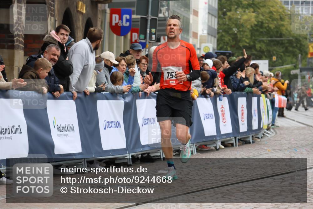 05.10.2025 - 20. swb-Marathon Bremen Strokosch-Dieckow http://msf.ph/oto/9244668 05.10.2025 12:46:03 Ziel 758, 1668 meine-sportfotos.de