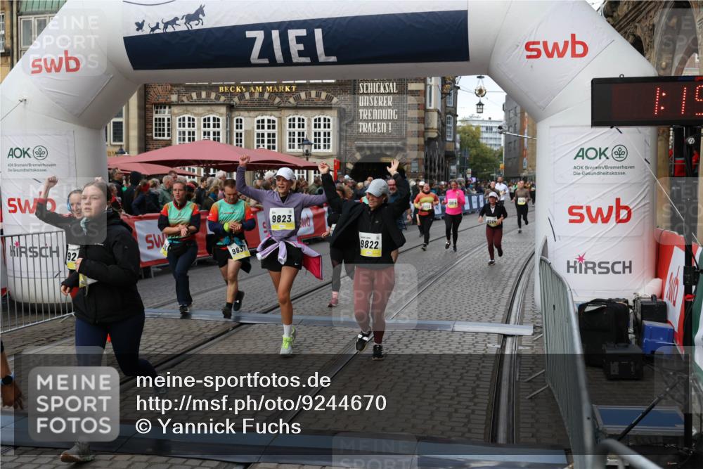 05.10.2025 - 20. swb-Marathon Bremen Yannick Fuchs http://msf.ph/oto/9244670 05.10.2025 11:11:19 Ziel 8865, 9245, 9264, 9273, 9664, 9822, 9823, 9836, 9837, 9948, 10614, 11158, 11257, 11580 meine-sportfotos.de