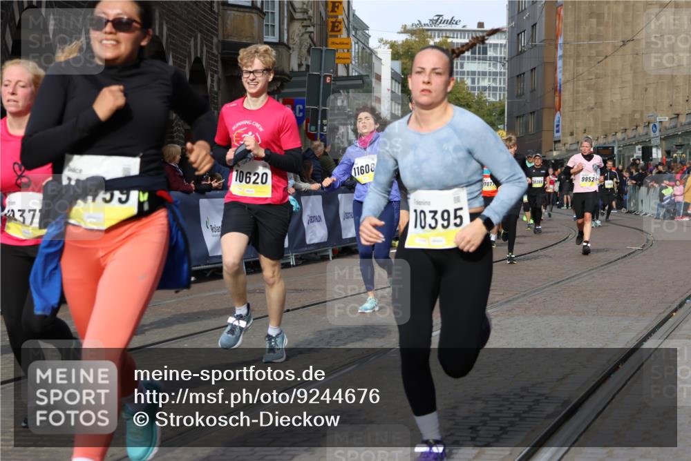 05.10.2025 - 20. swb-Marathon Bremen Strokosch-Dieckow http://msf.ph/oto/9244676 05.10.2025 10:58:09 Ziel 9330, 9576, 9582, 9634, 9952, 10127, 10377, 10395, 10398, 10459, 10620, 11058, 11562, 11608 meine-sportfotos.de