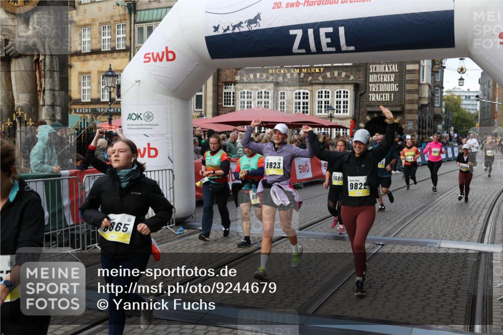05.10.2025 - 20. swb-Marathon Bremen Yannick Fuchs http://msf.ph/oto/9244679 05.10.2025 11:11:19 Ziel 8865, 9245, 9264, 9273, 9664, 9822, 9823, 9836, 9837, 9948, 10614, 11158, 11257, 11580 meine-sportfotos.de
