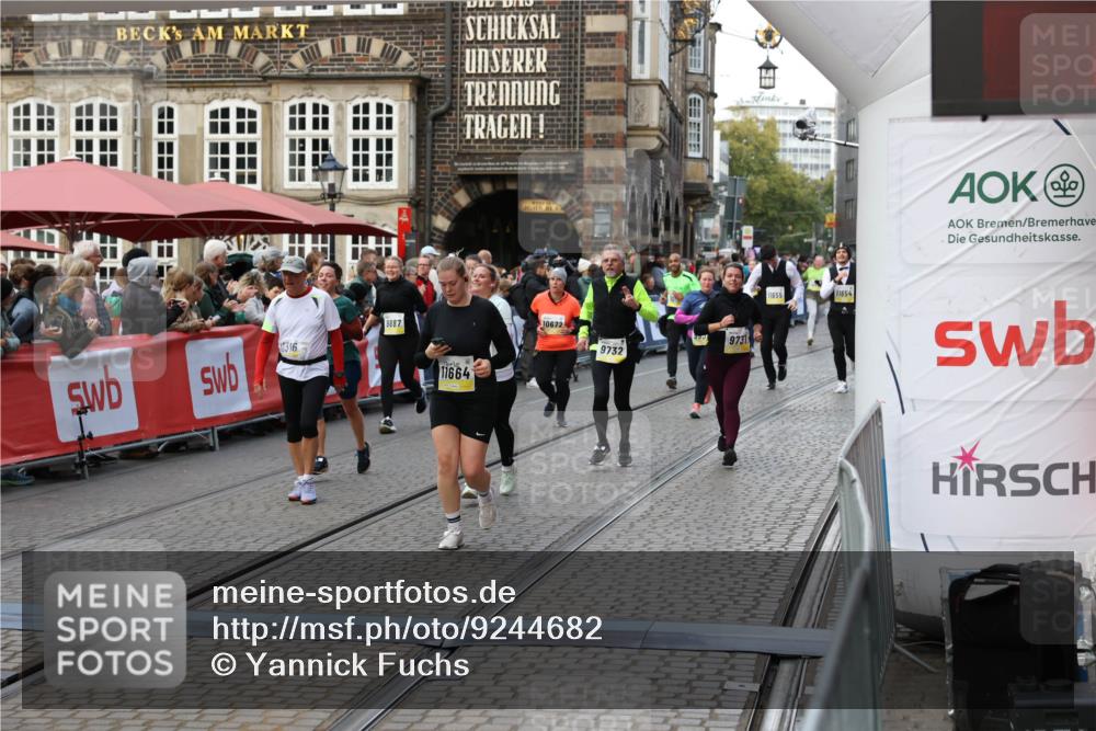 05.10.2025 - 20. swb-Marathon Bremen Yannick Fuchs http://msf.ph/oto/9244682 05.10.2025 11:09:46 Ziel 9185, 9731, 9732, 9887, 10245, 10316, 10417, 10419, 10672, 10881, 10943, 11407, 11447, 11526, 11614, 11664 meine-sportfotos.de