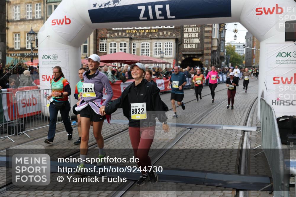 05.10.2025 - 20. swb-Marathon Bremen Yannick Fuchs http://msf.ph/oto/9244730 05.10.2025 11:11:20 Ziel 8865, 9245, 9264, 9273, 9664, 9822, 9823, 9836, 9837, 9948, 10183, 10614, 11158, 11257, 11578, 11580 meine-sportfotos.de