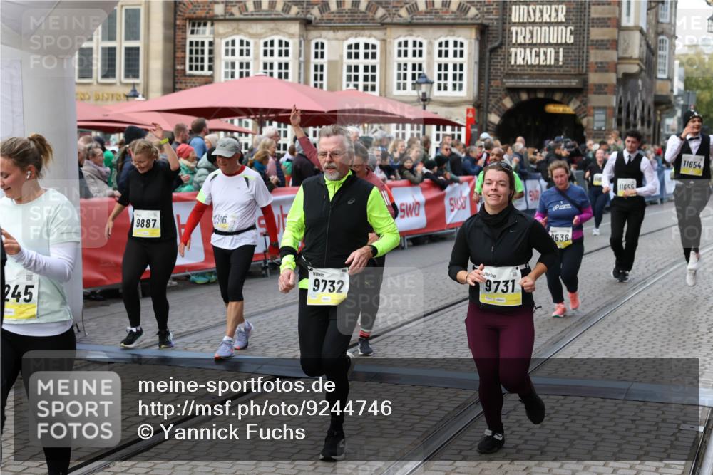 05.10.2025 - 20. swb-Marathon Bremen Yannick Fuchs http://msf.ph/oto/9244746 05.10.2025 11:09:49 Ziel 9001, 9538, 9731, 9732, 9887, 10245, 10316, 10412, 10417, 10672, 10881, 10886, 10943, 11407, 11654, 11655, 11664 meine-sportfotos.de