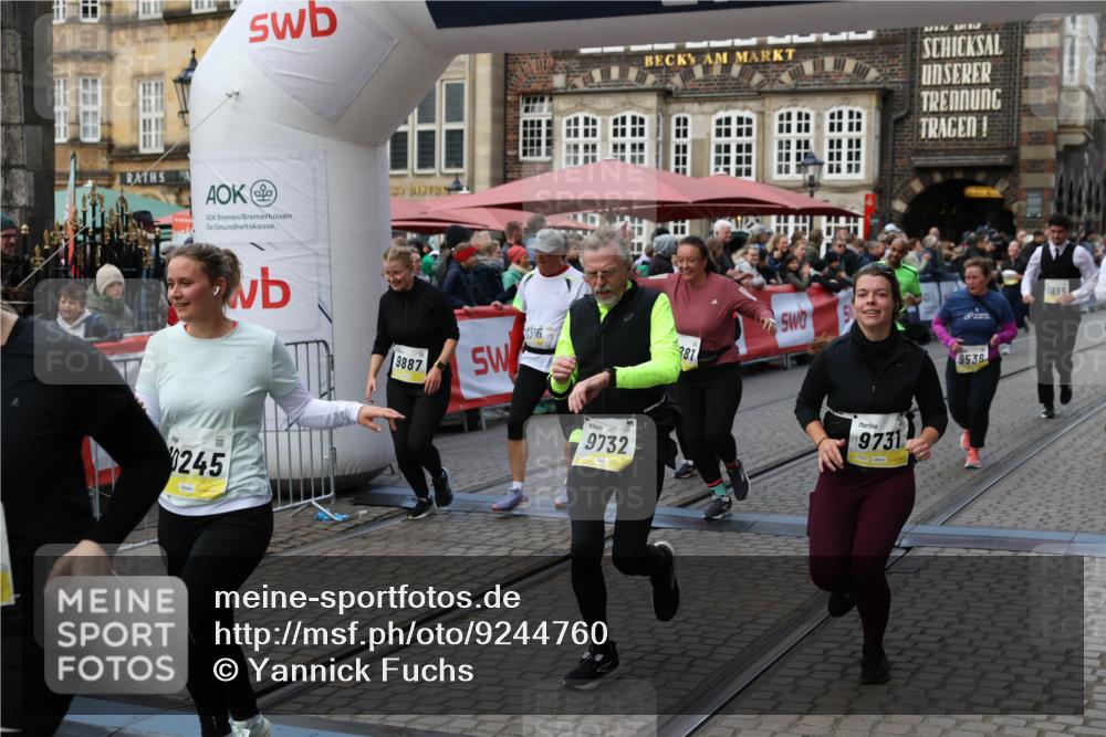 05.10.2025 - 20. swb-Marathon Bremen Yannick Fuchs http://msf.ph/oto/9244760 05.10.2025 11:09:49 Ziel 9001, 9538, 9731, 9732, 9887, 10245, 10316, 10412, 10417, 10672, 10881, 10886, 10943, 11407, 11654, 11655, 11664 meine-sportfotos.de