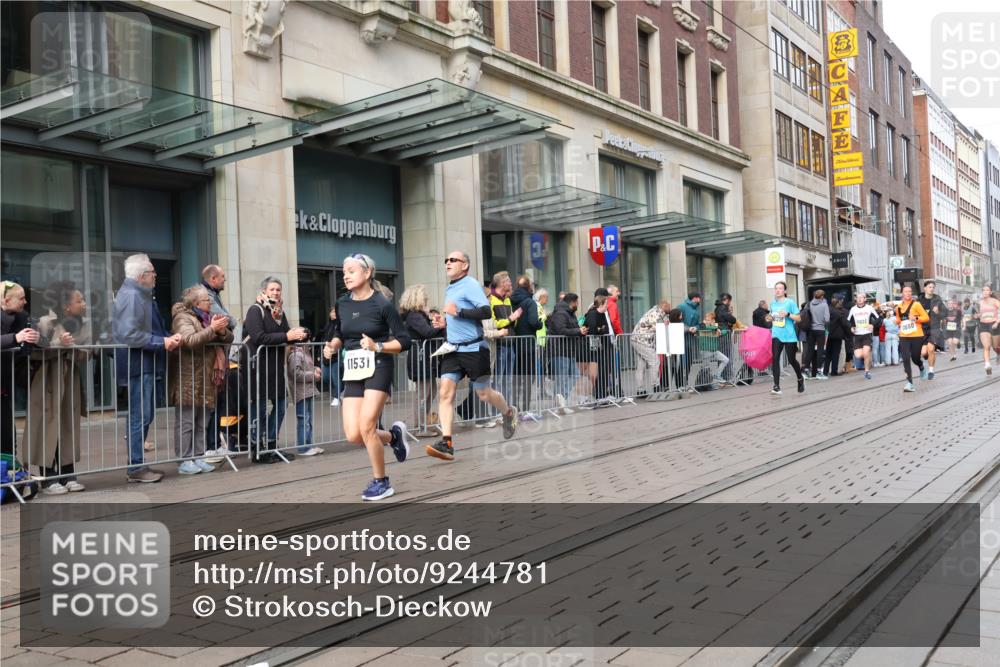 05.10.2025 - 20. swb-Marathon Bremen Strokosch-Dieckow http://msf.ph/oto/9244781 05.10.2025 10:50:09 Ziel 8866, 9267, 9299, 9337, 9578, 9740, 9986, 10066, 10199, 10251, 10443, 10537, 10638, 10923, 11022, 11062, 11239, 11241, 11254, 11298, 11344, 11460, 11466, 11531, 11660, 11740, 8866, 9267, 9299, 9337, 9578, 9740, 9986, 10066, 10199, 10251, 10443, 10537, 10638, 10923, 11022, 11062, 11239, 11241, 11254, 11298, 11344, 11460, 11466, 11531, 11660, 11740 meine-sportfotos.de