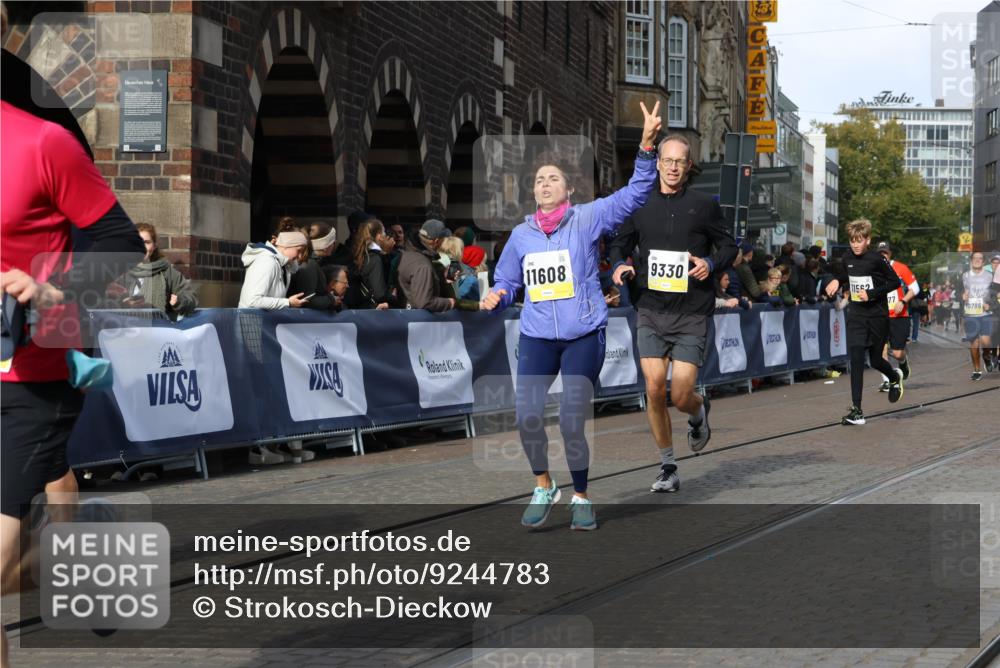 05.10.2025 - 20. swb-Marathon Bremen Strokosch-Dieckow http://msf.ph/oto/9244783 05.10.2025 10:58:11 Ziel 7077, 9330, 9634, 9952, 10368, 10377, 10398, 10620, 10786, 11049, 11562, 11608 meine-sportfotos.de