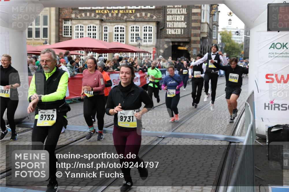 05.10.2025 - 20. swb-Marathon Bremen Yannick Fuchs http://msf.ph/oto/9244797 05.10.2025 11:09:50 Ziel 9001, 9538, 9731, 9732, 9887, 10245, 10316, 10412, 10672, 10881, 10886, 10943, 11407, 11654, 11655, 11664 meine-sportfotos.de