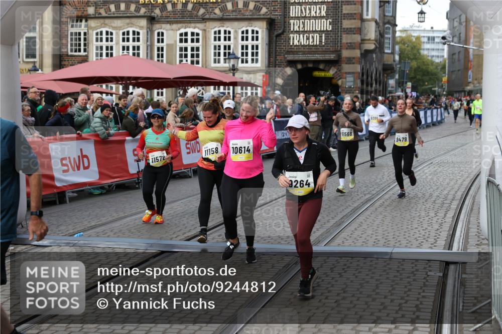 05.10.2025 - 20. swb-Marathon Bremen Yannick Fuchs http://msf.ph/oto/9244812 05.10.2025 11:11:22 Ziel 8865, 9245, 9264, 9273, 9479, 9822, 9823, 9836, 9837, 10183, 10614, 11158, 11568, 11578, 11580 meine-sportfotos.de