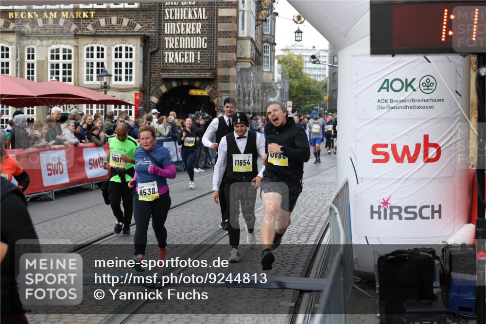 05.10.2025 - 20. swb-Marathon Bremen Yannick Fuchs http://msf.ph/oto/9244813 05.10.2025 11:09:50 Ziel 9001, 9538, 9731, 9732, 9887, 10245, 10316, 10412, 10672, 10881, 10886, 10943, 11407, 11654, 11655, 11664 meine-sportfotos.de