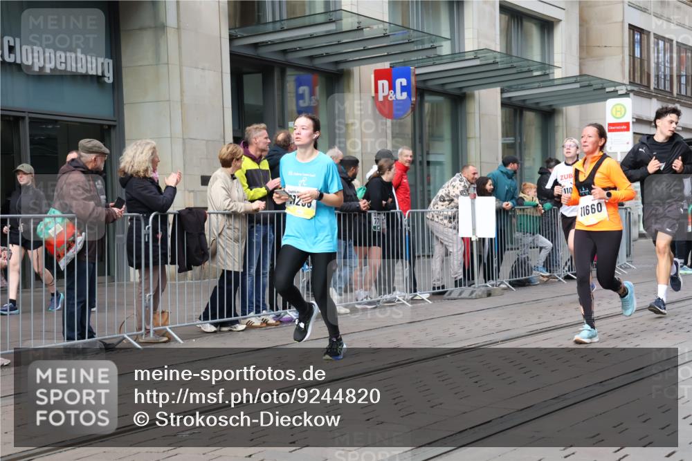 05.10.2025 - 20. swb-Marathon Bremen Strokosch-Dieckow http://msf.ph/oto/9244820 05.10.2025 10:50:11 Ziel 8866, 9230, 9267, 9299, 9337, 9578, 9740, 9832, 9986, 10066, 10199, 10251, 10537, 10638, 10923, 11022, 11062, 11239, 11241, 11254, 11298, 11344, 11451, 11460, 11466, 11531, 11660, 11661, 11740, 8866, 9230, 9267, 9299, 9337, 9578, 9740, 9832, 9986, 10066, 10199, 10251, 10537, 10638, 10923, 11022, 11062, 11239, 11241, 11254, 11298, 11344, 11460, 11466, 11531, 11660, 11740 meine-sportfotos.de