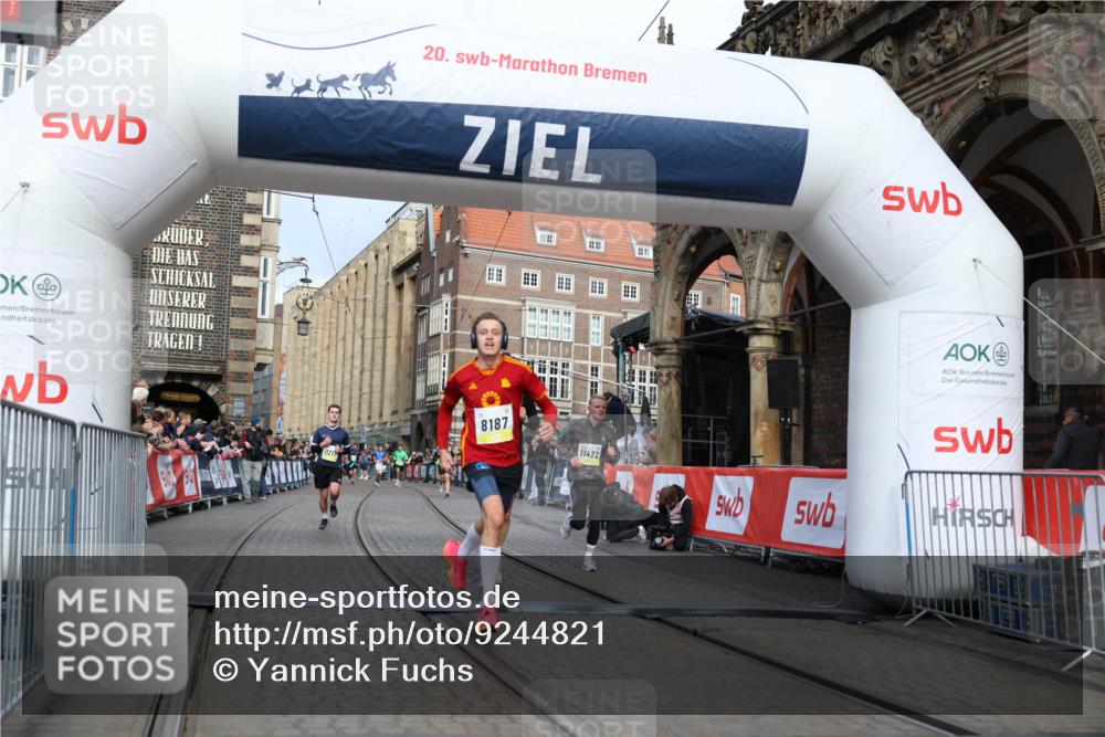 05.10.2025 - 20. swb-Marathon Bremen Yannick Fuchs http://msf.ph/oto/9244821 05.10.2025 10:42:20 Ziel 8187, 9364, 9504, 10838, 11217, 11422 meine-sportfotos.de