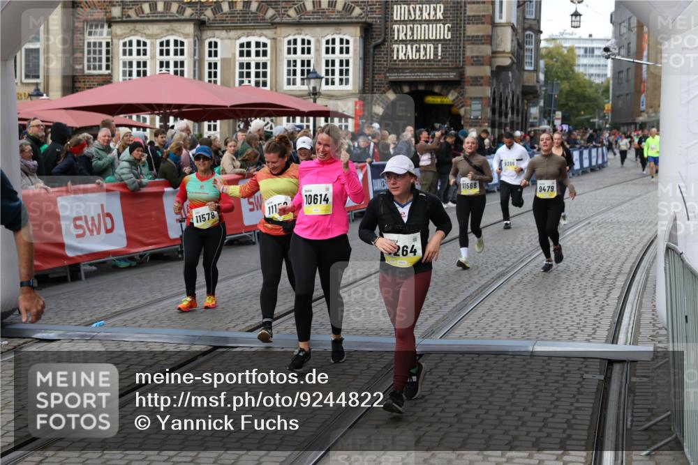 05.10.2025 - 20. swb-Marathon Bremen Yannick Fuchs http://msf.ph/oto/9244822 05.10.2025 11:11:22 Ziel 8865, 9245, 9264, 9273, 9479, 9822, 9823, 9836, 9837, 10183, 10614, 11158, 11568, 11578, 11580 meine-sportfotos.de