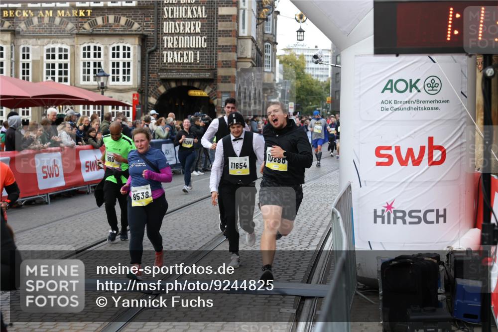05.10.2025 - 20. swb-Marathon Bremen Yannick Fuchs http://msf.ph/oto/9244825 05.10.2025 11:09:50 Ziel 9001, 9538, 9731, 9732, 9887, 10245, 10316, 10412, 10672, 10881, 10886, 10943, 11407, 11654, 11655, 11664 meine-sportfotos.de