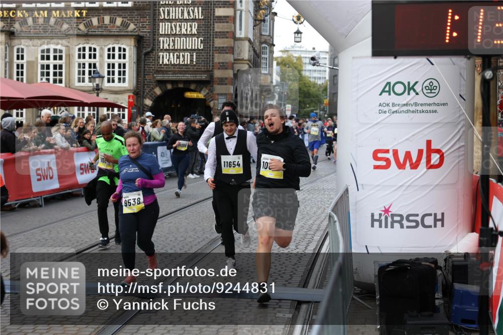 05.10.2025 - 20. swb-Marathon Bremen Yannick Fuchs http://msf.ph/oto/9244831 05.10.2025 11:09:50 Ziel 9001, 9538, 9731, 9732, 9887, 10245, 10316, 10412, 10672, 10881, 10886, 10943, 11407, 11654, 11655, 11664 meine-sportfotos.de
