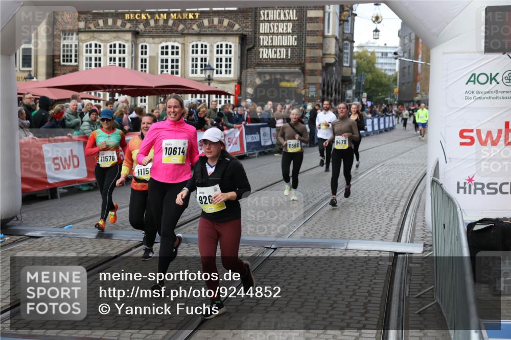 05.10.2025 - 20. swb-Marathon Bremen Yannick Fuchs http://msf.ph/oto/9244852 05.10.2025 11:11:23 Ziel 8865, 9011, 9245, 9264, 9273, 9386, 9479, 9822, 9823, 9836, 9837, 10183, 10614, 11158, 11568, 11578, 11580 meine-sportfotos.de