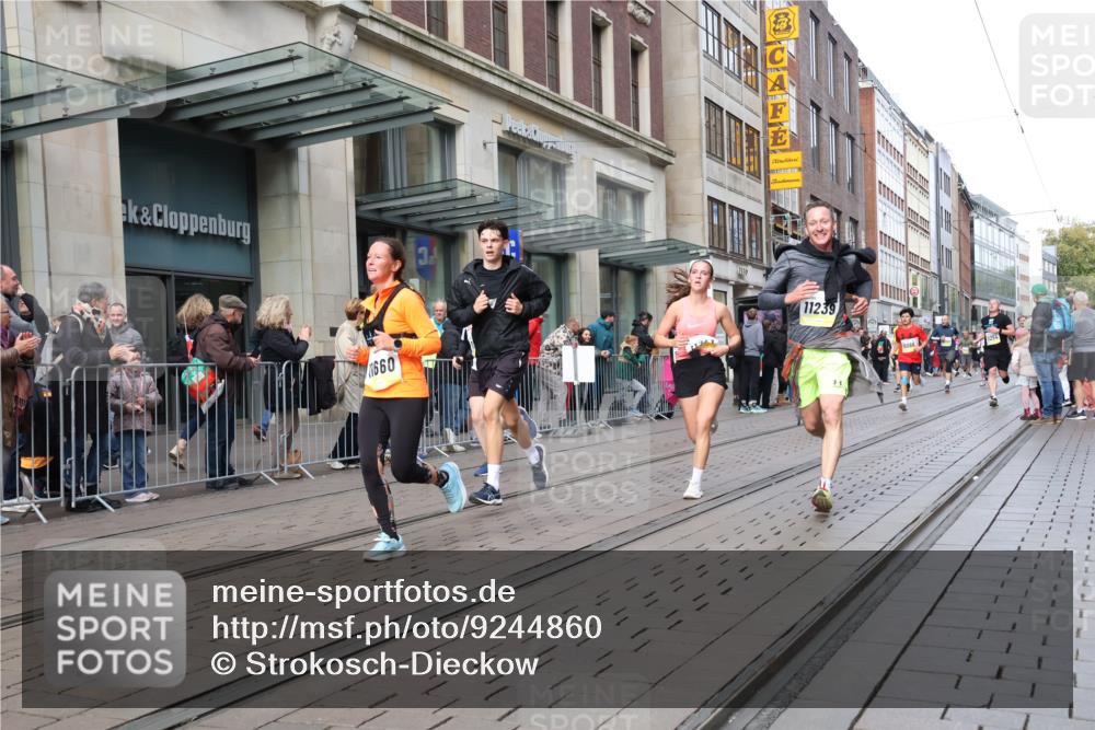 05.10.2025 - 20. swb-Marathon Bremen Strokosch-Dieckow http://msf.ph/oto/9244860 05.10.2025 10:50:12 Ziel 8866, 9230, 9267, 9299, 9337, 9578, 9740, 9832, 9969, 9986, 10043, 10066, 10199, 10251, 10537, 10638, 10923, 11022, 11062, 11239, 11241, 11254, 11298, 11344, 11451, 11460, 11466, 11531, 11660, 11661, 11740, 8866, 9230, 9267, 9299, 9337, 9578, 9740, 9832, 9969, 9986, 10043, 10066, 10199, 10251, 10537, 10638, 10923, 11022, 11062, 11239, 11241, 11254, 11298, 11344, 11460, 11466, 11531, 11660, 11740 meine-sportfotos.de