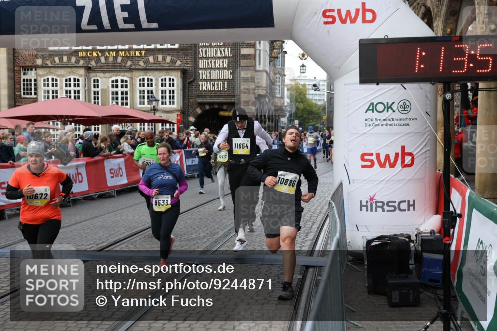 05.10.2025 - 20. swb-Marathon Bremen Yannick Fuchs http://msf.ph/oto/9244871 05.10.2025 11:09:51 Ziel 9001, 9538, 9731, 9732, 9887, 10245, 10316, 10412, 10672, 10881, 10886, 11206, 11407, 11654, 11655, 11664 meine-sportfotos.de