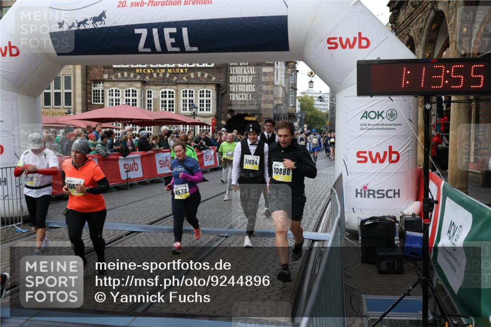 05.10.2025 - 20. swb-Marathon Bremen Yannick Fuchs http://msf.ph/oto/9244896 05.10.2025 11:09:51 Ziel 9001, 9538, 9731, 9732, 9887, 10245, 10316, 10412, 10672, 10881, 10886, 11206, 11407, 11654, 11655, 11664 meine-sportfotos.de