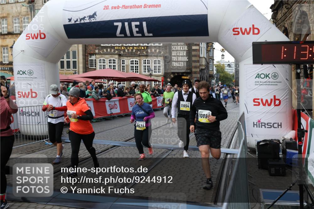 05.10.2025 - 20. swb-Marathon Bremen Yannick Fuchs http://msf.ph/oto/9244912 05.10.2025 11:09:51 Ziel 9001, 9538, 9731, 9732, 9887, 10245, 10316, 10412, 10672, 10881, 10886, 11206, 11407, 11654, 11655, 11664 meine-sportfotos.de