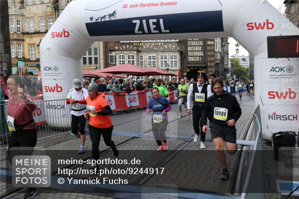 05.10.2025 - 20. swb-Marathon Bremen Yannick Fuchs http://msf.ph/oto/9244917 05.10.2025 11:09:51 Ziel 9001, 9538, 9731, 9732, 9887, 10245, 10316, 10412, 10672, 10881, 10886, 11206, 11407, 11654, 11655, 11664 meine-sportfotos.de