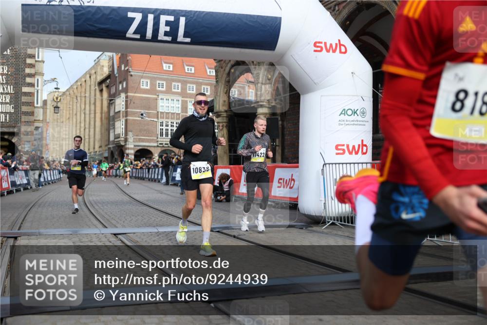 05.10.2025 - 20. swb-Marathon Bremen Yannick Fuchs http://msf.ph/oto/9244939 05.10.2025 10:42:21 Ziel 8187, 9364, 9504, 10838, 11217, 11422 meine-sportfotos.de