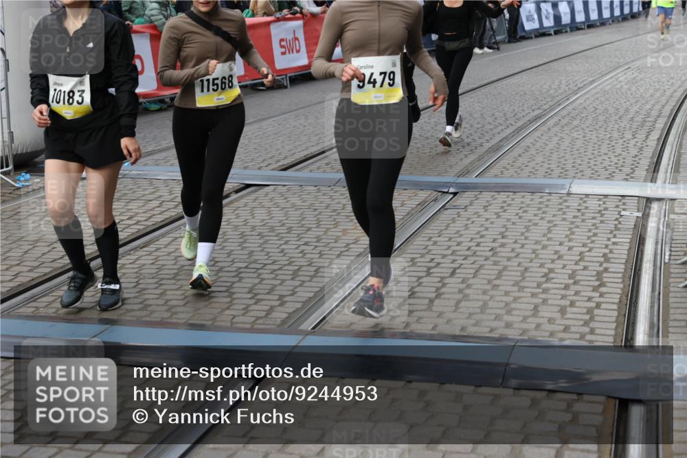 05.10.2025 - 20. swb-Marathon Bremen Yannick Fuchs http://msf.ph/oto/9244953 05.10.2025 11:11:25 Ziel 9011, 9264, 9273, 9386, 9479, 9836, 9837, 10183, 10614, 11158, 11568, 11578, 11580 meine-sportfotos.de