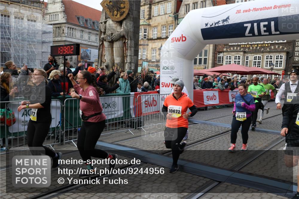 05.10.2025 - 20. swb-Marathon Bremen Yannick Fuchs http://msf.ph/oto/9244956 05.10.2025 11:09:52 Ziel 9001, 9538, 9731, 9732, 9887, 10245, 10316, 10412, 10672, 10881, 10886, 11206, 11407, 11654, 11655, 11664 meine-sportfotos.de