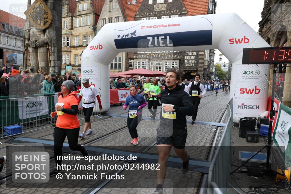 05.10.2025 - 20. swb-Marathon Bremen Yannick Fuchs http://msf.ph/oto/9244982 05.10.2025 11:09:52 Ziel 9001, 9538, 9731, 9732, 9887, 10245, 10316, 10412, 10672, 10881, 10886, 11206, 11407, 11654, 11655, 11664 meine-sportfotos.de