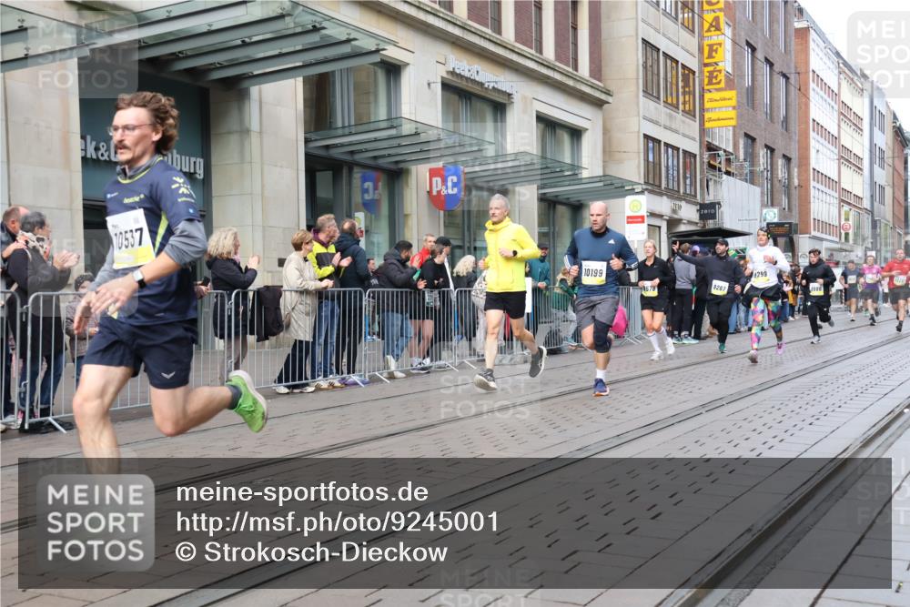 05.10.2025 - 20. swb-Marathon Bremen Strokosch-Dieckow http://msf.ph/oto/9245001 05.10.2025 10:50:18 Ziel 7733, 9230, 9251, 9267, 9277, 9299, 9337, 9578, 9658, 9715, 9742, 9832, 9888, 9969, 9975, 9986, 10043, 10066, 10199, 10224, 10251, 10279, 10479, 10638, 10689, 11062, 11239, 11241, 11254, 11298, 11344, 11451, 11466, 11531, 11543, 11660, 11661, 11740, 7733, 9230, 9251, 9267, 9277, 9299, 9337, 9578, 9658, 9715, 9742, 9832, 9888, 9969, 9975, 9986, 10043, 10066, 10199, 10224, 10251, 10638, 11062, 11239, 11241, 11254, 11298, 11344, 11466, 11531, 11660, 11740 meine-sportfotos.de