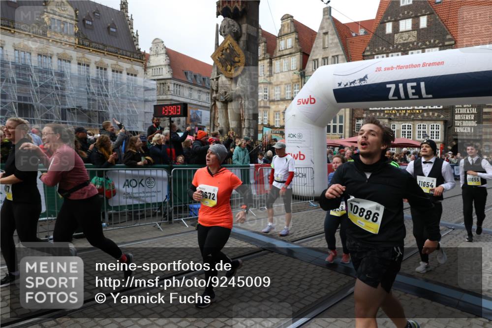 05.10.2025 - 20. swb-Marathon Bremen Yannick Fuchs http://msf.ph/oto/9245009 05.10.2025 11:09:52 Ziel 9001, 9538, 9731, 9732, 9887, 10245, 10316, 10412, 10672, 10881, 10886, 11206, 11407, 11654, 11655, 11664 meine-sportfotos.de
