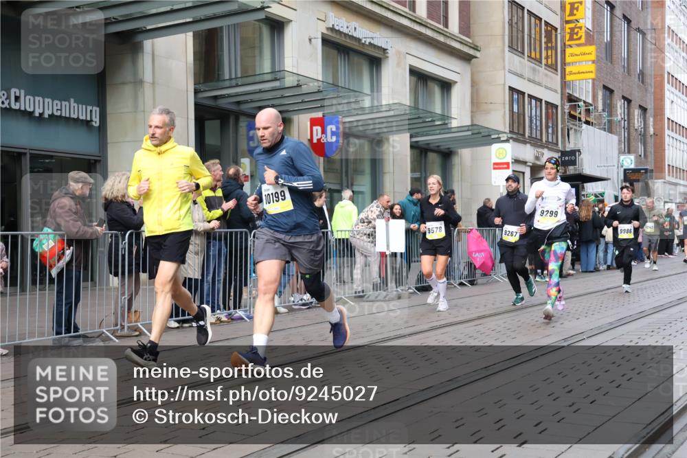 05.10.2025 - 20. swb-Marathon Bremen Strokosch-Dieckow http://msf.ph/oto/9245027 05.10.2025 10:50:19 Ziel 7733, 9230, 9251, 9267, 9277, 9299, 9337, 9578, 9658, 9715, 9742, 9832, 9888, 9969, 9975, 9986, 10043, 10066, 10199, 10224, 10251, 10279, 10479, 10638, 10689, 11062, 11239, 11241, 11344, 11451, 11466, 11543, 11660, 11661, 11740, 7733, 9230, 9251, 9267, 9277, 9299, 9337, 9578, 9658, 9715, 9742, 9832, 9888, 9969, 9975, 9986, 10043, 10066, 10199, 10224, 10251, 10638, 11062, 11239, 11241, 11344, 11466, 11660, 11740 meine-sportfotos.de
