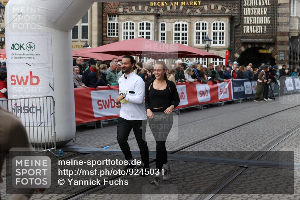05.10.2025 - 20. swb-Marathon Bremen Yannick Fuchs http://msf.ph/oto/9245031 05.10.2025 11:11:27 Ziel 9011, 9264, 9273, 9386, 9479, 10183, 10614, 11158, 11568, 11578 meine-sportfotos.de