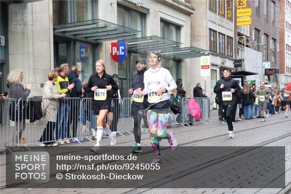 05.10.2025 - 20. swb-Marathon Bremen Strokosch-Dieckow http://msf.ph/oto/9245055 05.10.2025 10:50:20 Ziel 7733, 9230, 9251, 9267, 9277, 9299, 9337, 9578, 9658, 9715, 9742, 9832, 9888, 9966, 9969, 9975, 9986, 10043, 10066, 10199, 10224, 10251, 10279, 10479, 10638, 10689, 11062, 11239, 11241, 11344, 11451, 11466, 11543, 11660, 11661, 7733, 9230, 9251, 9267, 9277, 9299, 9337, 9578, 9658, 9715, 9742, 9832, 9888, 9966, 9969, 9975, 9986, 10043, 10066, 10199, 10224, 10251, 10638, 11062, 11239, 11241, 11344, 11466, 11660 meine-sportfotos.de