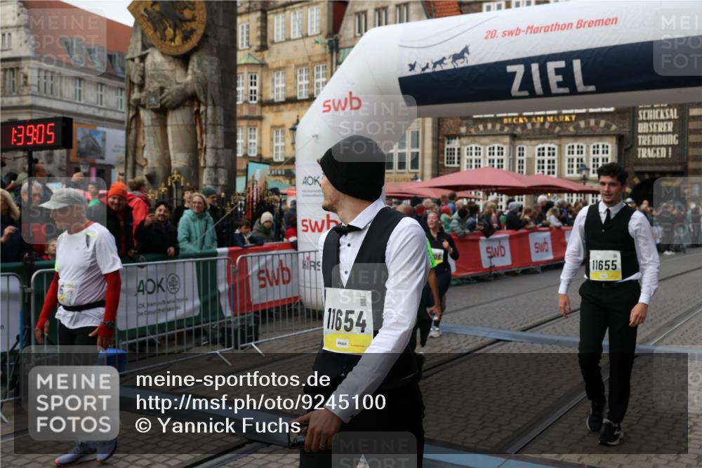 05.10.2025 - 20. swb-Marathon Bremen Yannick Fuchs http://msf.ph/oto/9245100 05.10.2025 11:09:54 Ziel 9001, 9538, 9731, 9732, 9887, 10245, 10316, 10412, 10672, 10881, 10886, 11206, 11407, 11654, 11655 meine-sportfotos.de