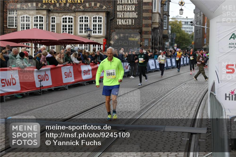 05.10.2025 - 20. swb-Marathon Bremen Yannick Fuchs http://msf.ph/oto/9245109 05.10.2025 11:11:34 Ziel 11083 meine-sportfotos.de