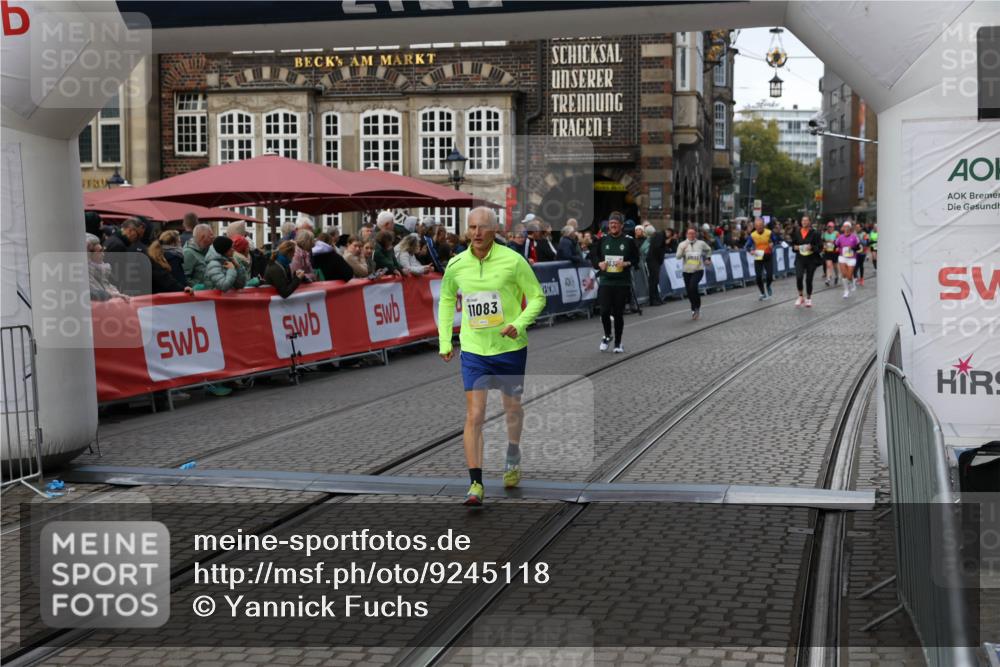 05.10.2025 - 20. swb-Marathon Bremen Yannick Fuchs http://msf.ph/oto/9245118 05.10.2025 11:11:34 Ziel 11083 meine-sportfotos.de