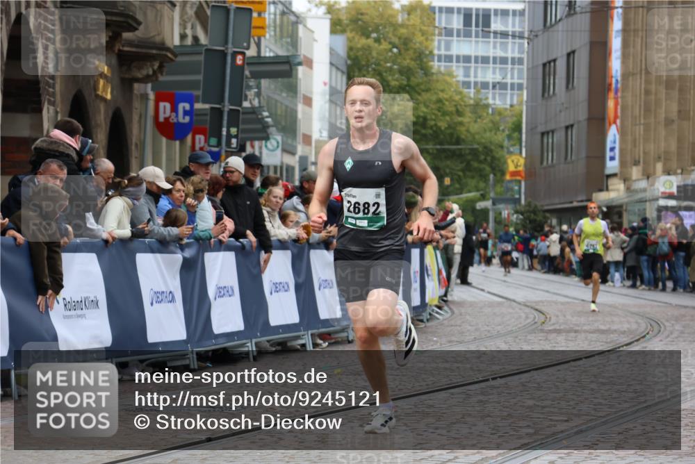 05.10.2025 - 20. swb-Marathon Bremen Strokosch-Dieckow http://msf.ph/oto/9245121 05.10.2025 12:46:29 Ziel 2682, 4251 meine-sportfotos.de