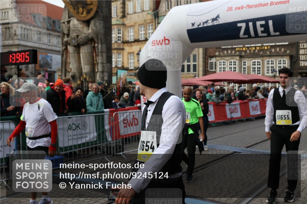 05.10.2025 - 20. swb-Marathon Bremen Yannick Fuchs http://msf.ph/oto/9245124 05.10.2025 11:09:54 Ziel 9001, 9538, 9731, 9732, 9887, 10245, 10316, 10412, 10672, 10881, 10886, 11206, 11407, 11654, 11655 meine-sportfotos.de