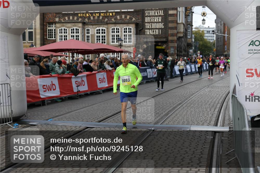 05.10.2025 - 20. swb-Marathon Bremen Yannick Fuchs http://msf.ph/oto/9245128 05.10.2025 11:11:34 Ziel 11083 meine-sportfotos.de