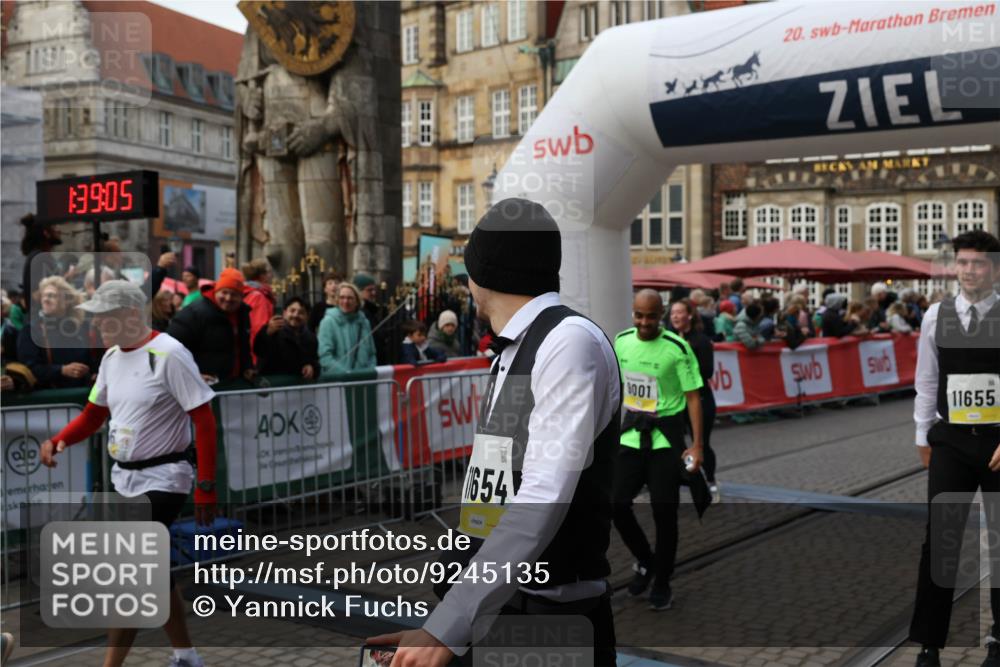 05.10.2025 - 20. swb-Marathon Bremen Yannick Fuchs http://msf.ph/oto/9245135 05.10.2025 11:09:54 Ziel 9001, 9538, 9731, 9732, 9887, 10245, 10316, 10412, 10672, 10881, 10886, 11206, 11407, 11654, 11655 meine-sportfotos.de
