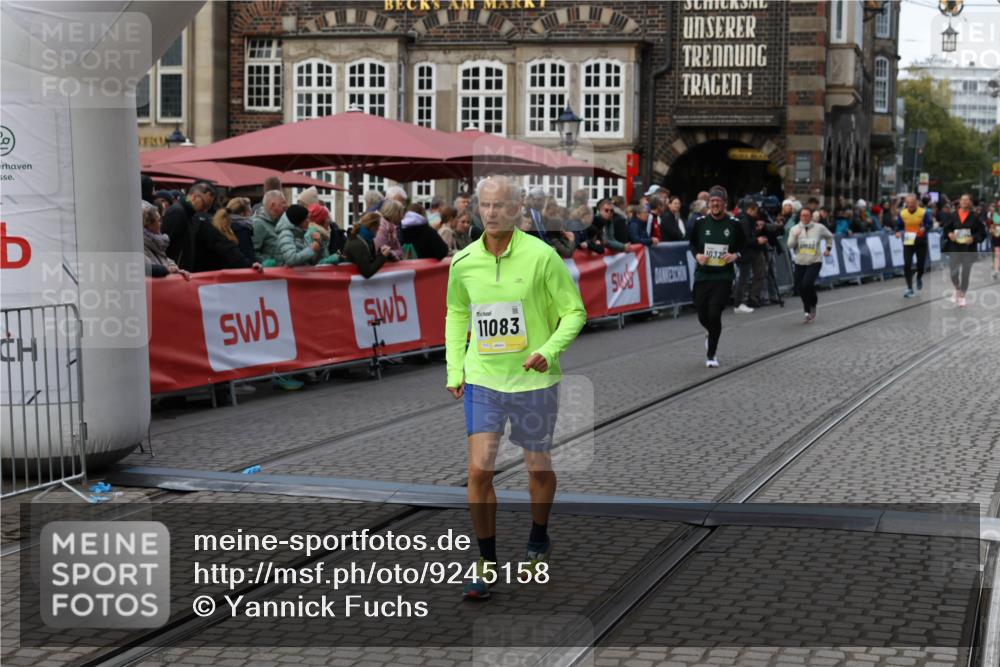 05.10.2025 - 20. swb-Marathon Bremen Yannick Fuchs http://msf.ph/oto/9245158 05.10.2025 11:11:35 Ziel 10320, 11083 meine-sportfotos.de