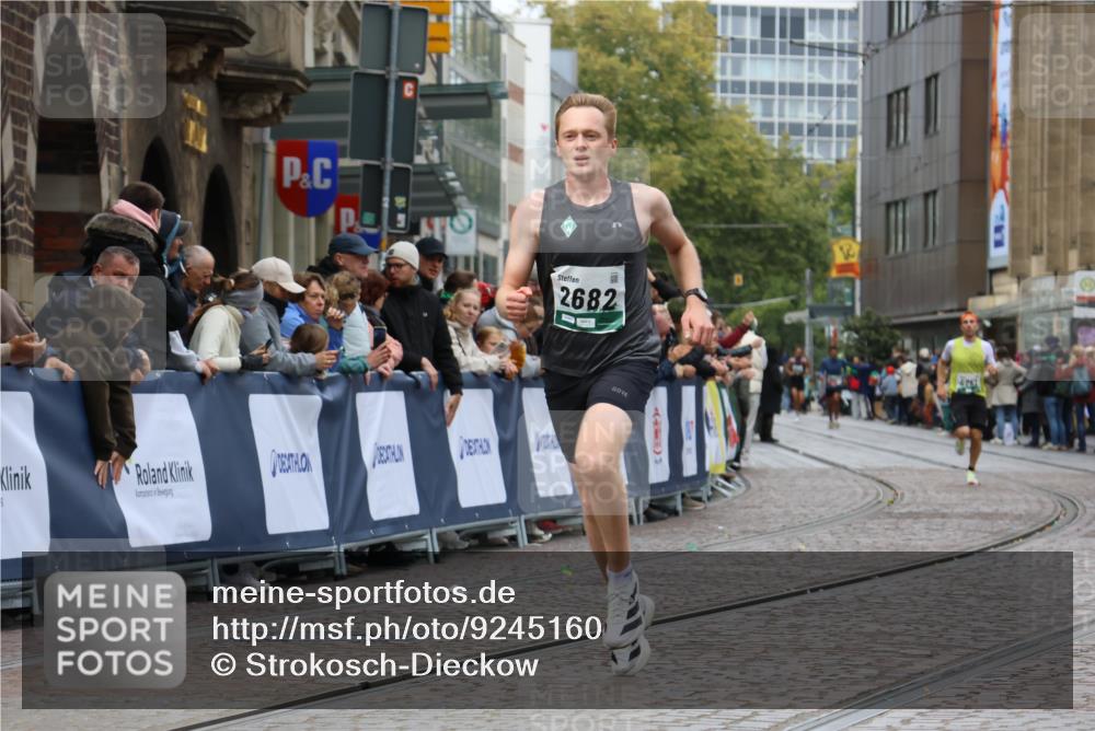 05.10.2025 - 20. swb-Marathon Bremen Strokosch-Dieckow http://msf.ph/oto/9245160 05.10.2025 12:46:30 Ziel 2682, 4251 meine-sportfotos.de