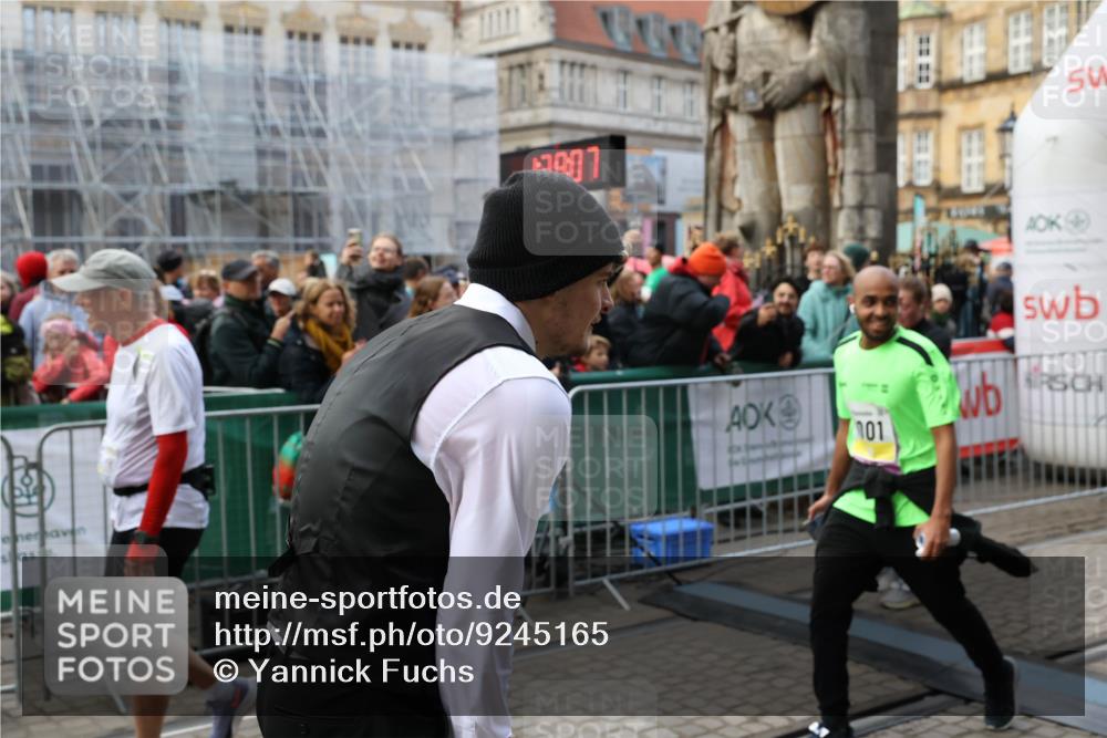 05.10.2025 - 20. swb-Marathon Bremen Yannick Fuchs http://msf.ph/oto/9245165 05.10.2025 11:09:56 Ziel 9001, 9538, 9887, 10316, 10412, 10672, 10827, 10881, 10886, 11206, 11219, 11486, 11654, 11655 meine-sportfotos.de