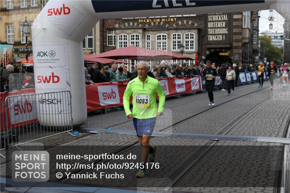 05.10.2025 - 20. swb-Marathon Bremen Yannick Fuchs http://msf.ph/oto/9245176 05.10.2025 11:11:35 Ziel 10320, 11083 meine-sportfotos.de