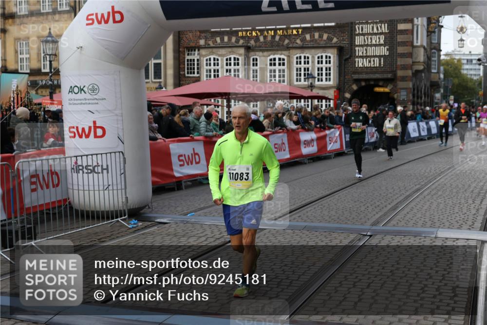 05.10.2025 - 20. swb-Marathon Bremen Yannick Fuchs http://msf.ph/oto/9245181 05.10.2025 11:11:35 Ziel 10320, 11083 meine-sportfotos.de
