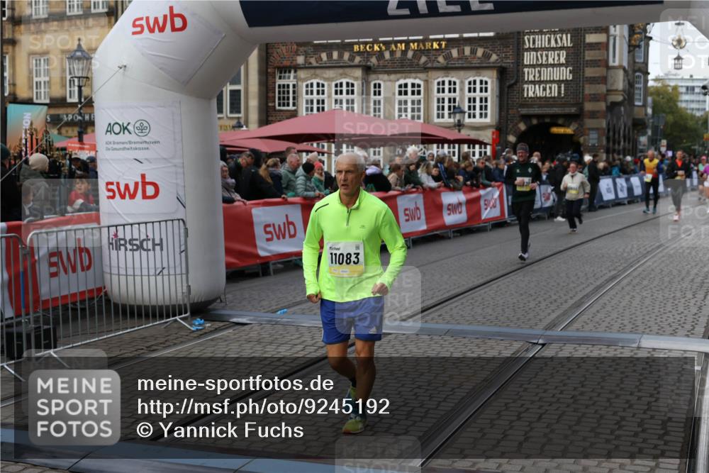 05.10.2025 - 20. swb-Marathon Bremen Yannick Fuchs http://msf.ph/oto/9245192 05.10.2025 11:11:35 Ziel 10320, 11083 meine-sportfotos.de