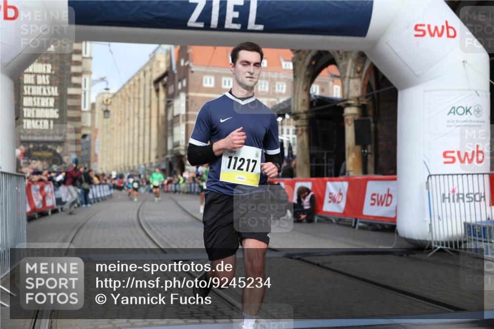05.10.2025 - 20. swb-Marathon Bremen Yannick Fuchs http://msf.ph/oto/9245234 05.10.2025 10:42:24 Ziel 8187, 9364, 9700, 10838, 11217, 11422 meine-sportfotos.de
