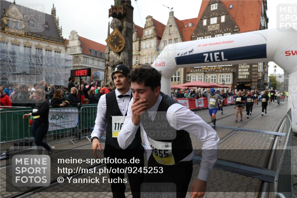 05.10.2025 - 20. swb-Marathon Bremen Yannick Fuchs http://msf.ph/oto/9245253 05.10.2025 11:09:59 Ziel 9410, 9685, 9972, 10412, 10448, 10827, 10860, 11206, 11219, 11486 meine-sportfotos.de