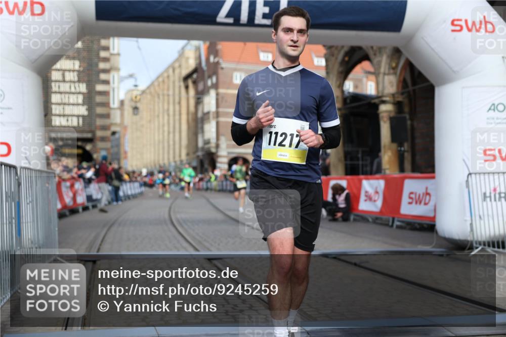 05.10.2025 - 20. swb-Marathon Bremen Yannick Fuchs http://msf.ph/oto/9245259 05.10.2025 10:42:24 Ziel 8187, 9364, 9700, 10838, 11217, 11422 meine-sportfotos.de