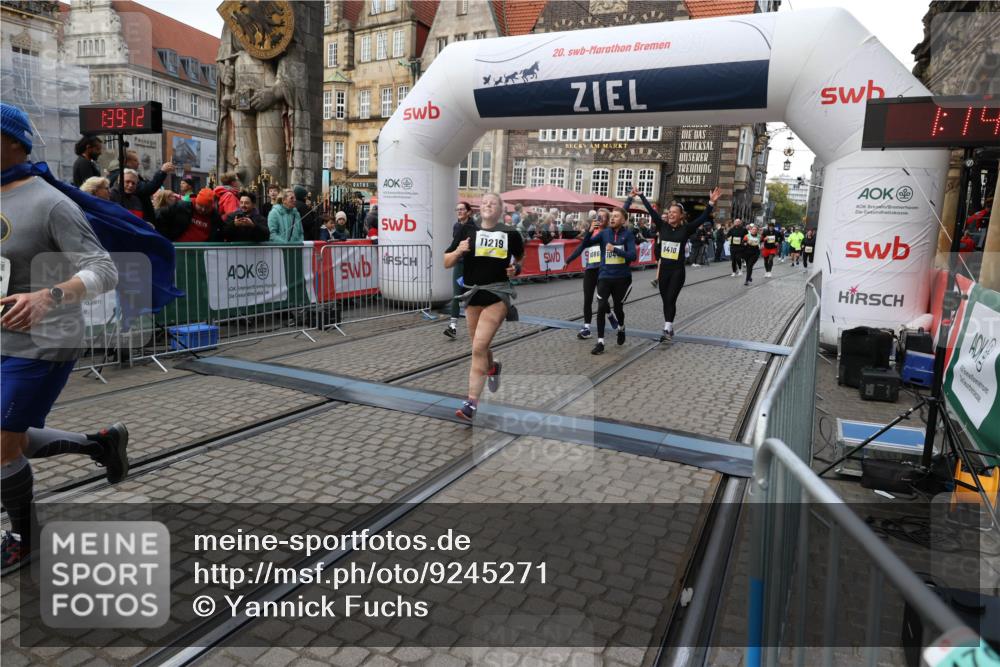 05.10.2025 - 20. swb-Marathon Bremen Yannick Fuchs http://msf.ph/oto/9245271 05.10.2025 11:10:01 Ziel 9410, 9685, 9972, 10448, 10827, 10860, 11206, 11219, 11381, 11486 meine-sportfotos.de